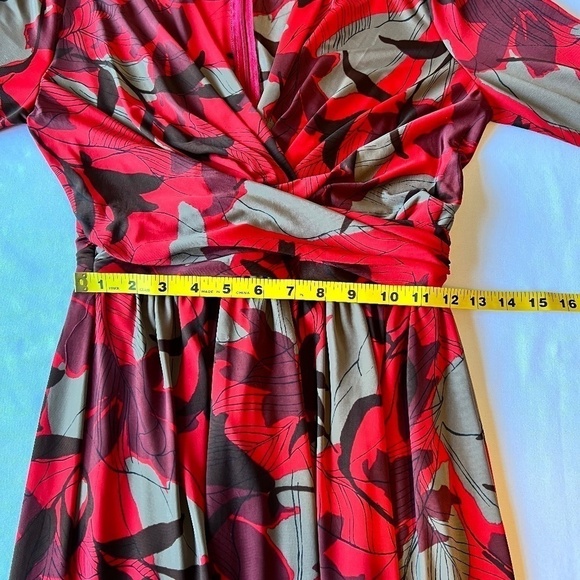 Zara red floral print knee length faux wrap v neck dress - Picture 6 of 13